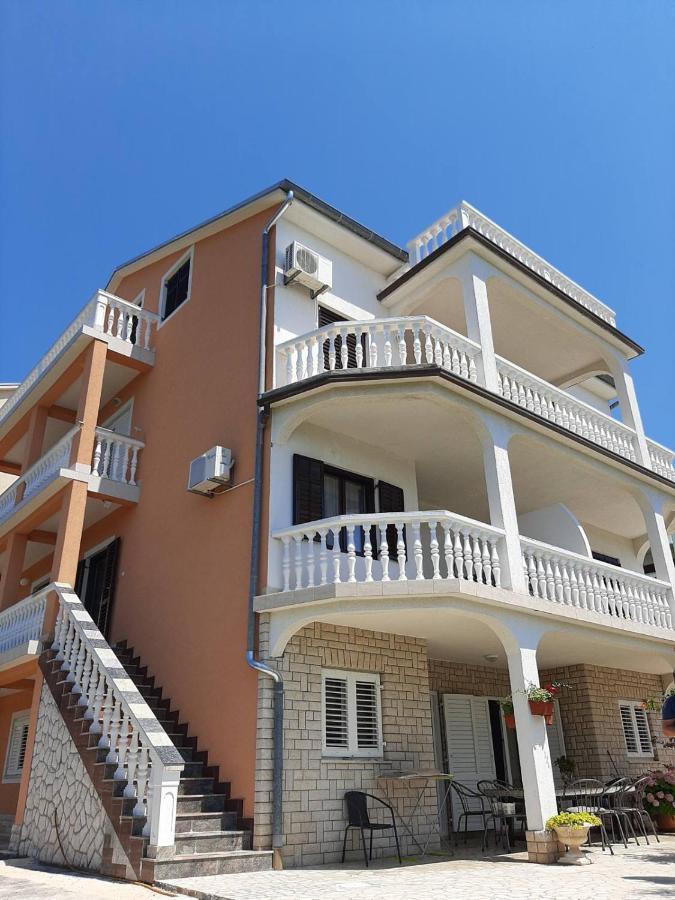 Apartments Grozdana Crikvenica Buitenkant foto