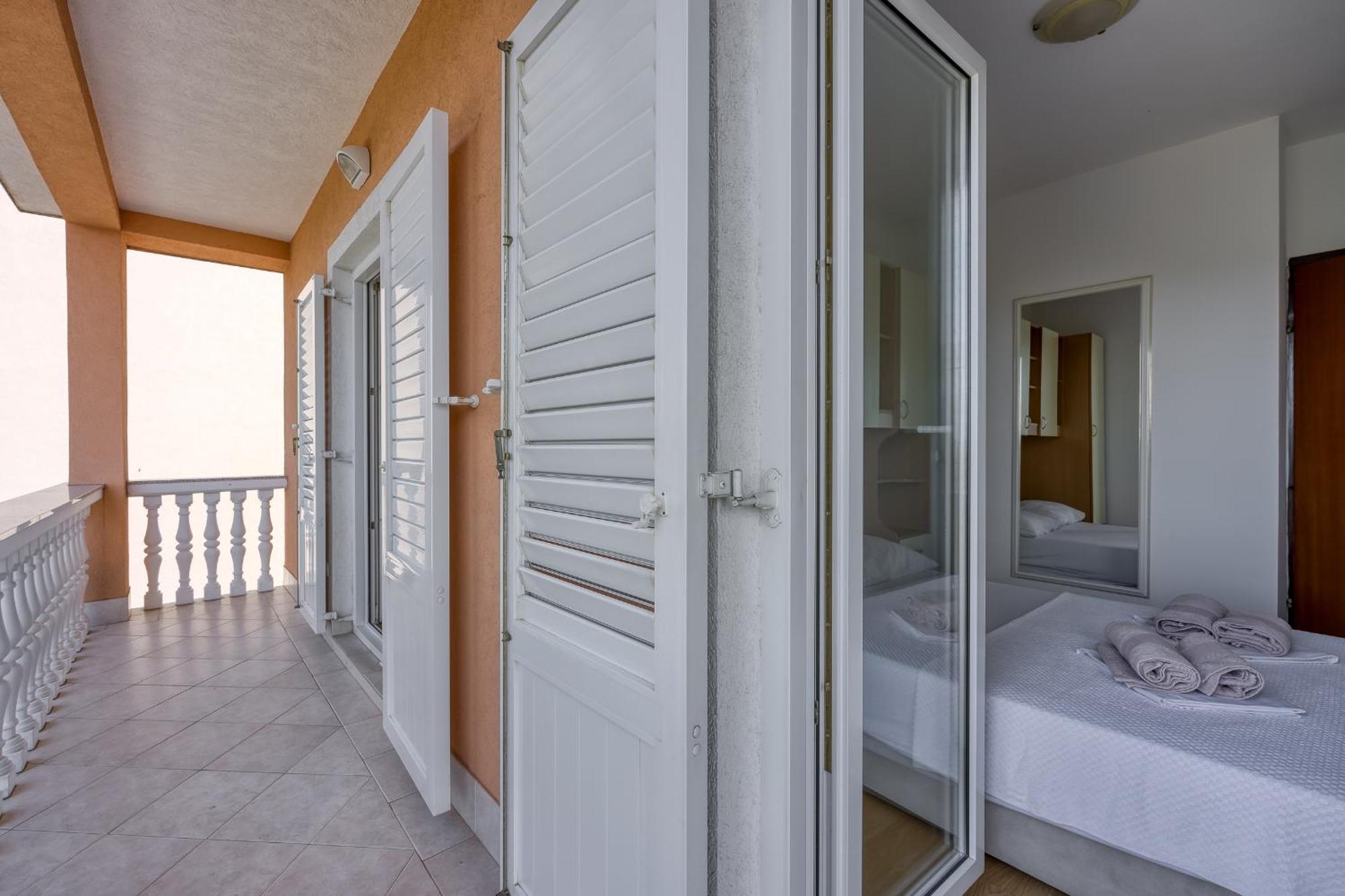 Apartments Grozdana Crikvenica Buitenkant foto